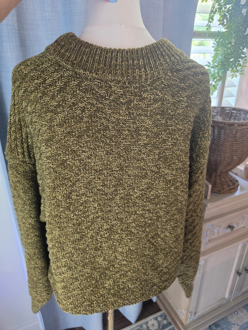 Universal Thread Green Sweater - Picture 3 of 4